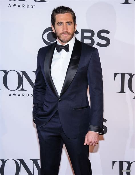 tom ford navy blue tuxedo